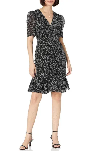 Adrianna Papell AP1D103433 - Short Sleeve V-Neck Casual Dress