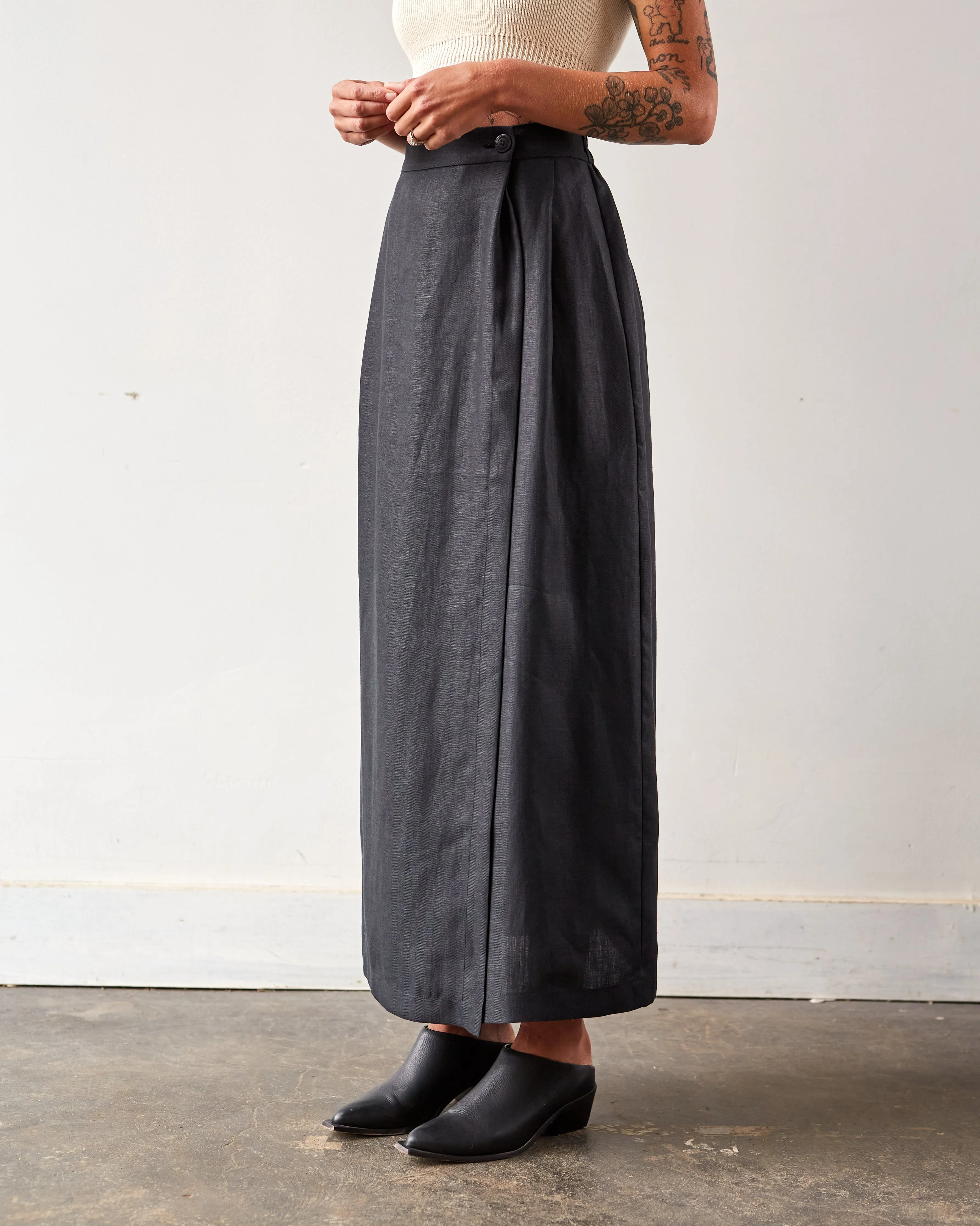 Cordera Linen Long Skirt, Black