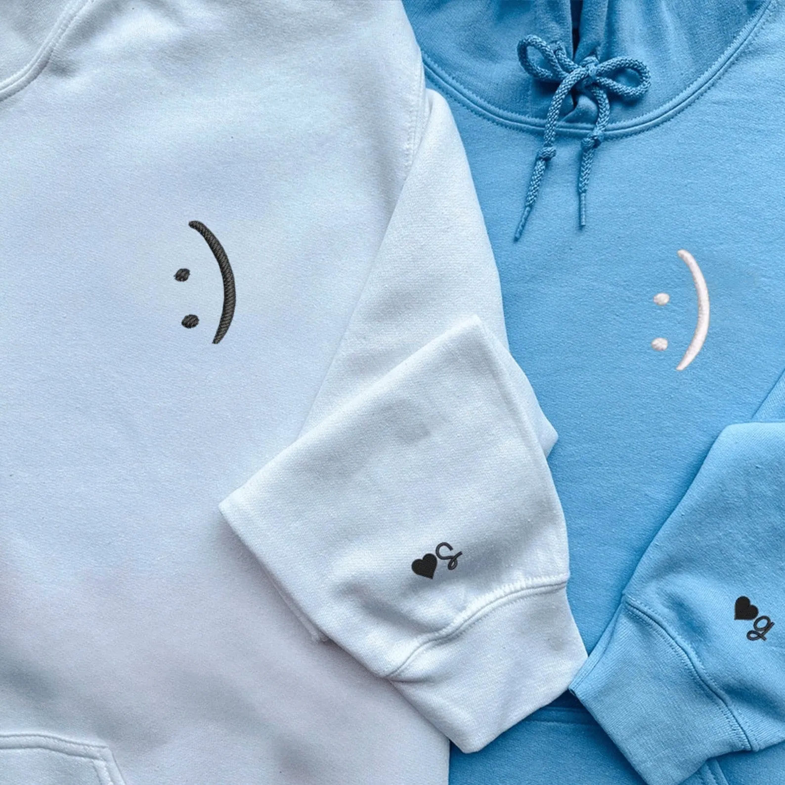 Minimalist Smiley Face Matching Couple Hoodies – Custom Cute Sweatshirts for Couples